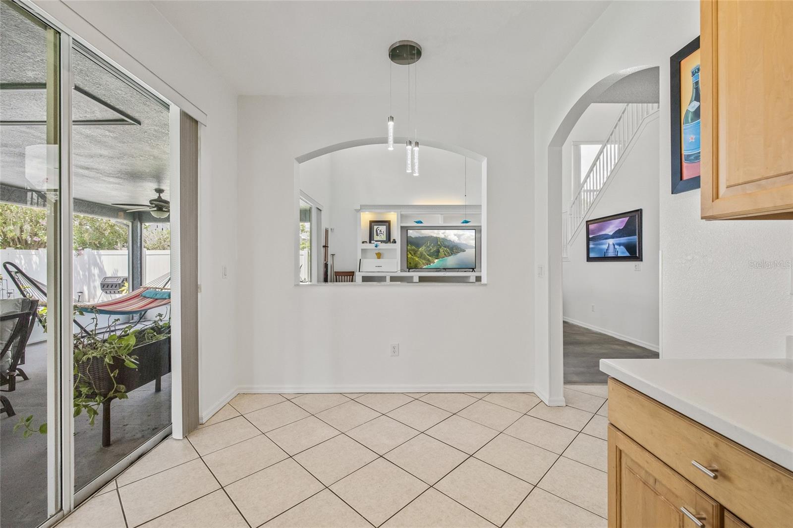 Image 19 of 49 For 14916 Berkford Ave