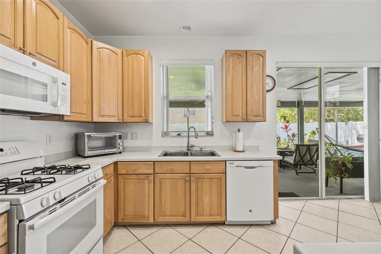 Image 21 of 49 For 14916 Berkford Ave