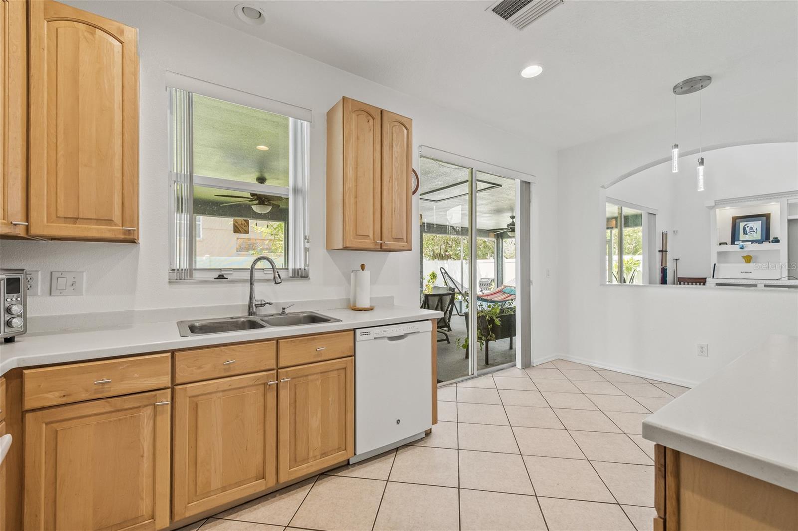 Image 22 of 49 For 14916 Berkford Ave