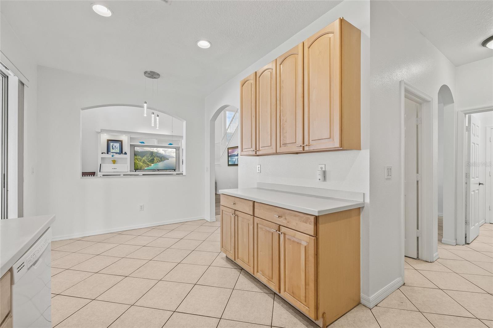 Image 23 of 49 For 14916 Berkford Ave