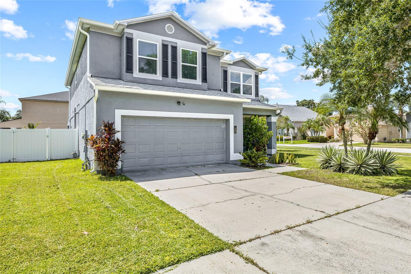 Image 5 of 49 For 14916 Berkford Ave