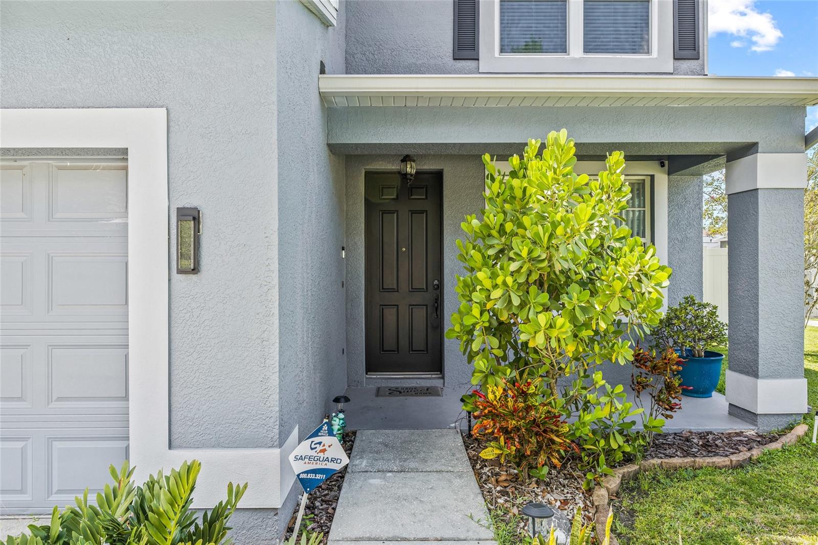 Image 6 of 49 For 14916 Berkford Ave