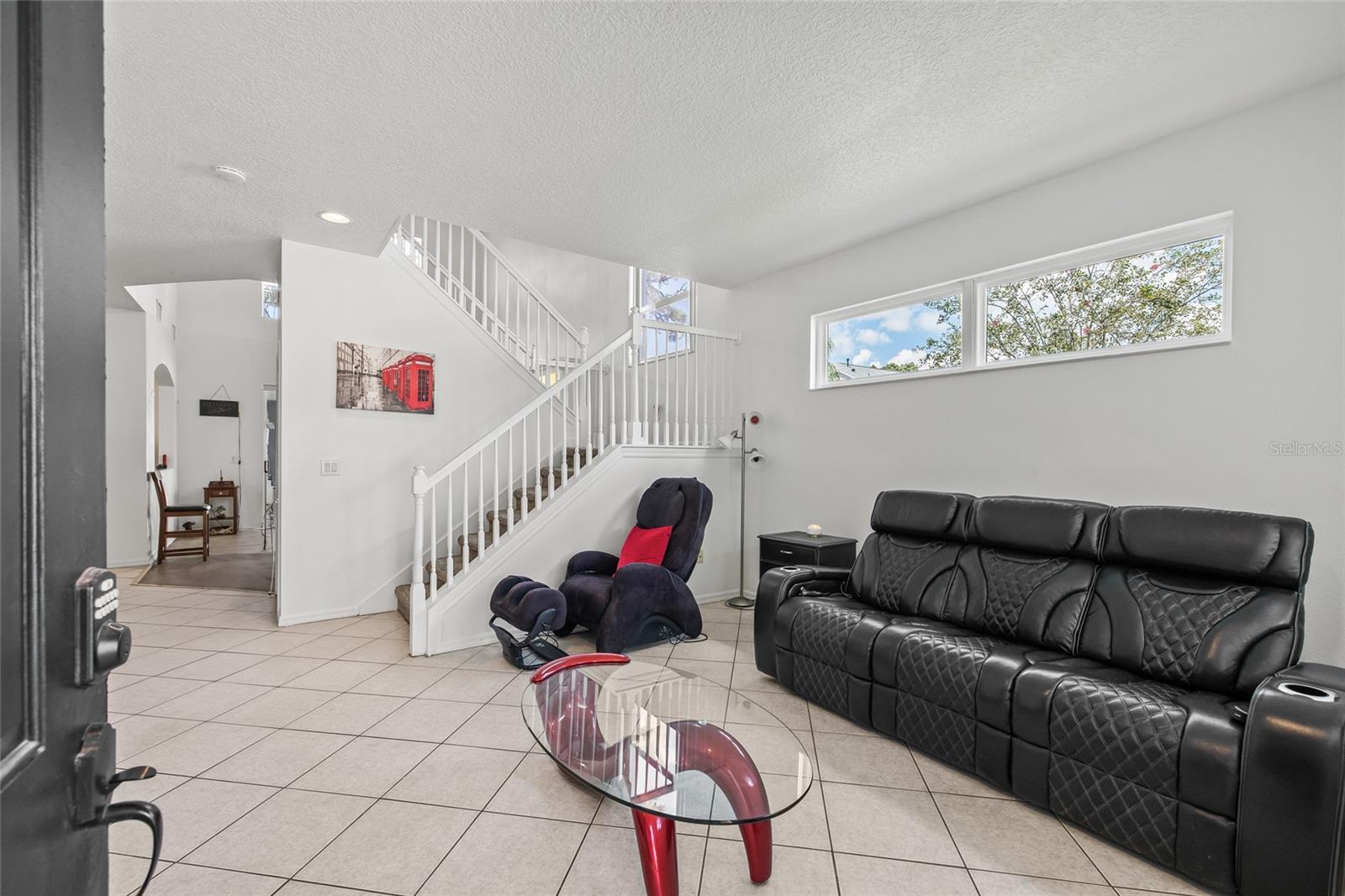 Image 8 of 49 For 14916 Berkford Ave