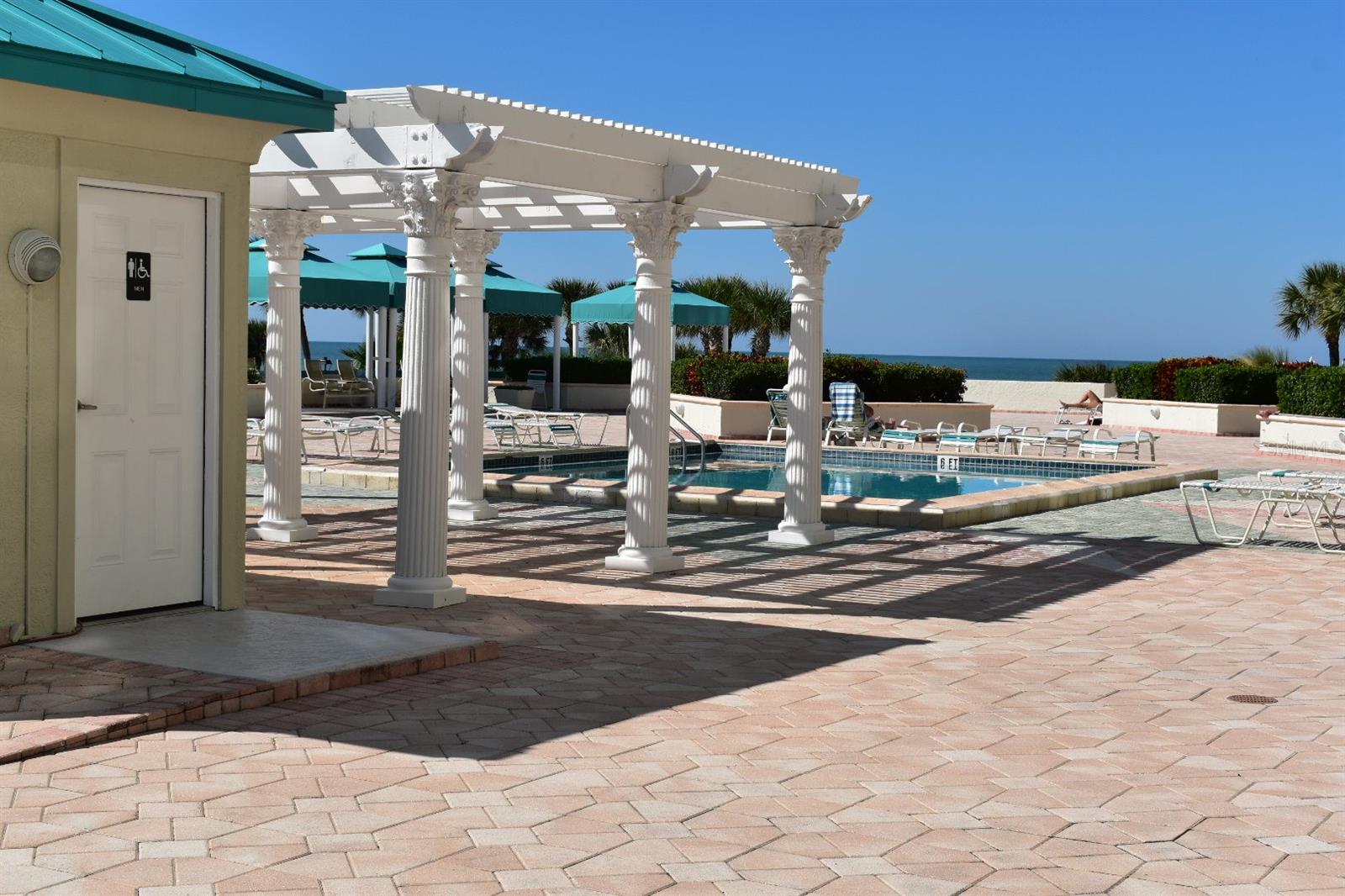 Image 28 of 52 For 1390 Gulf Boulevard 901
