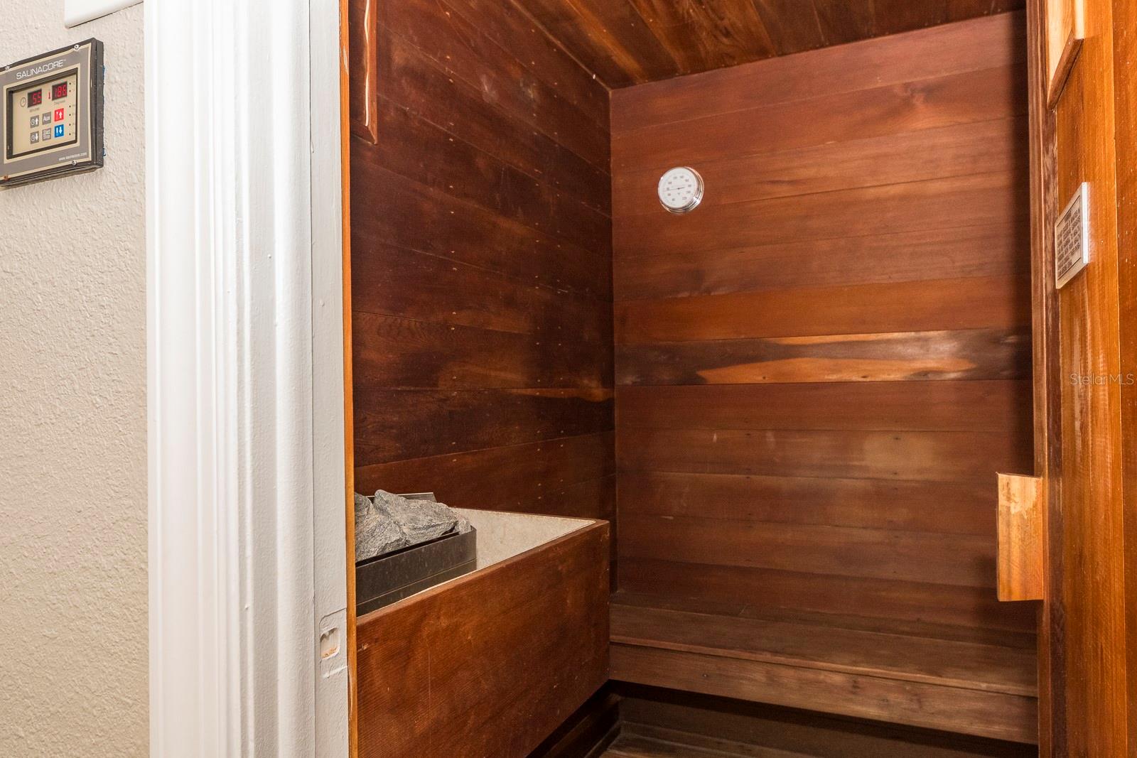 Image 31 of 52 For 1390 Gulf Boulevard 901