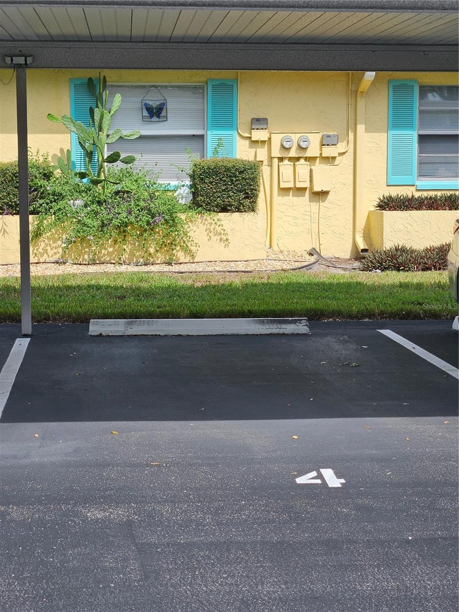 Image 4 of 61 For 1907 Canterbury Lane 4
