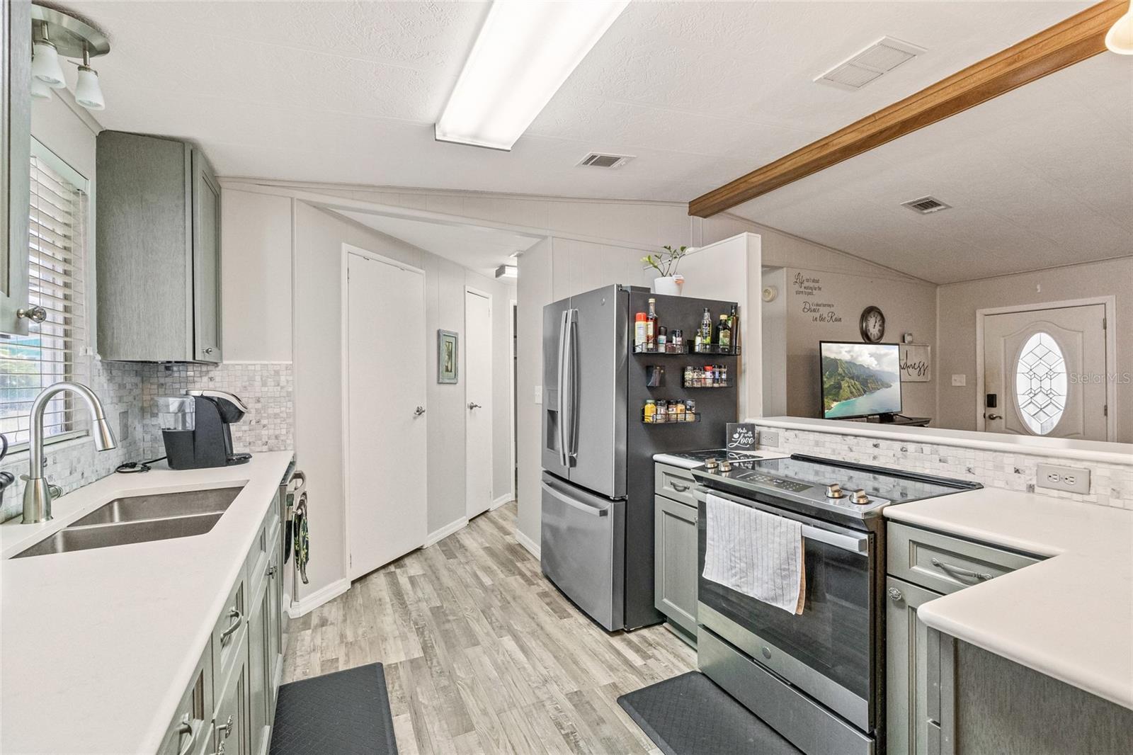 Image 11 of 34 For 1576 Longbow Drive