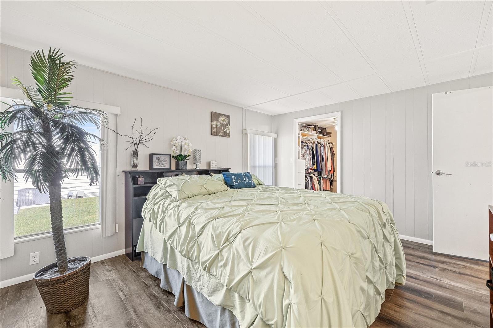 Image 16 of 34 For 1576 Longbow Drive