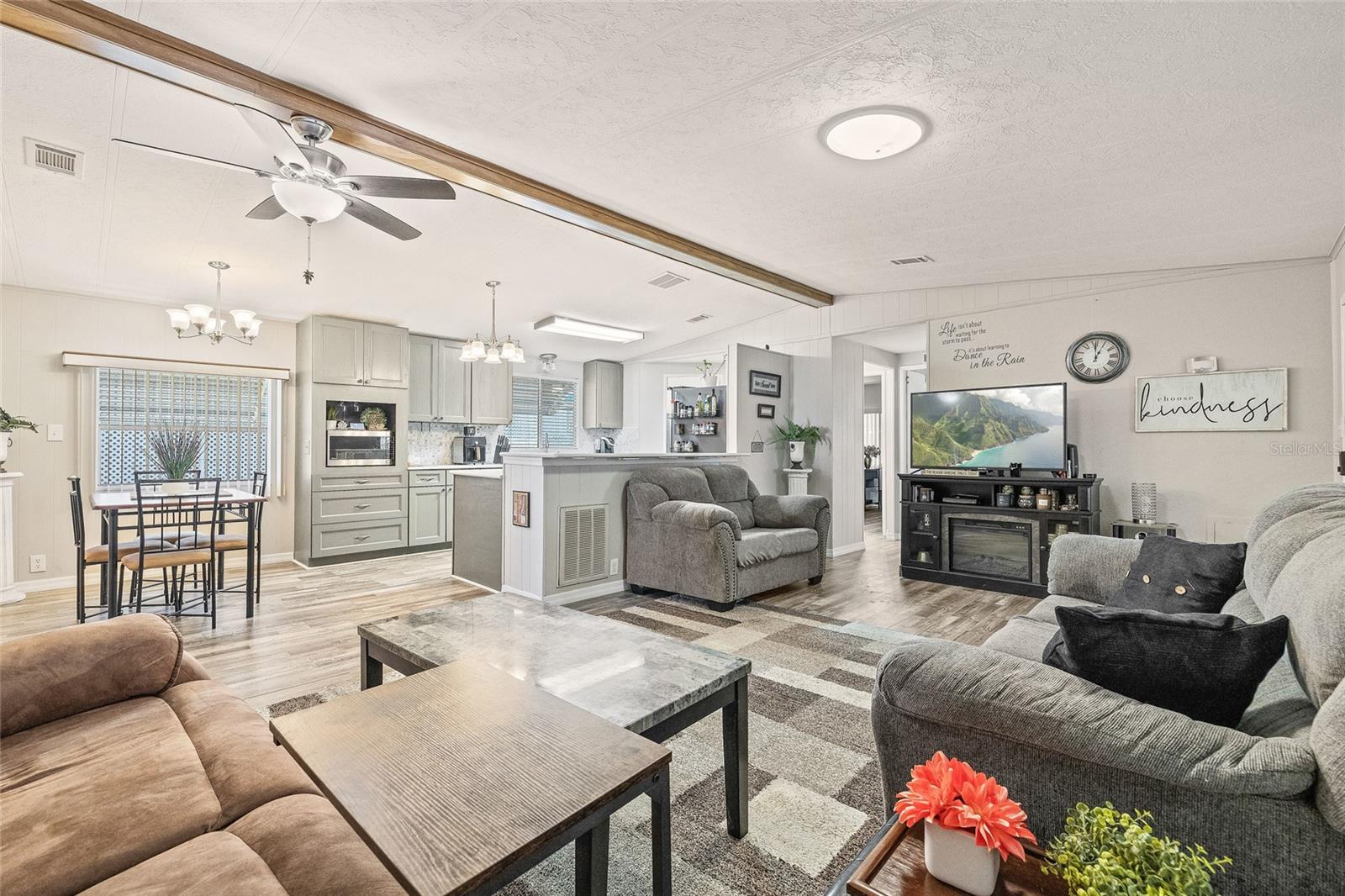 Image 7 of 34 For 1576 Longbow Drive