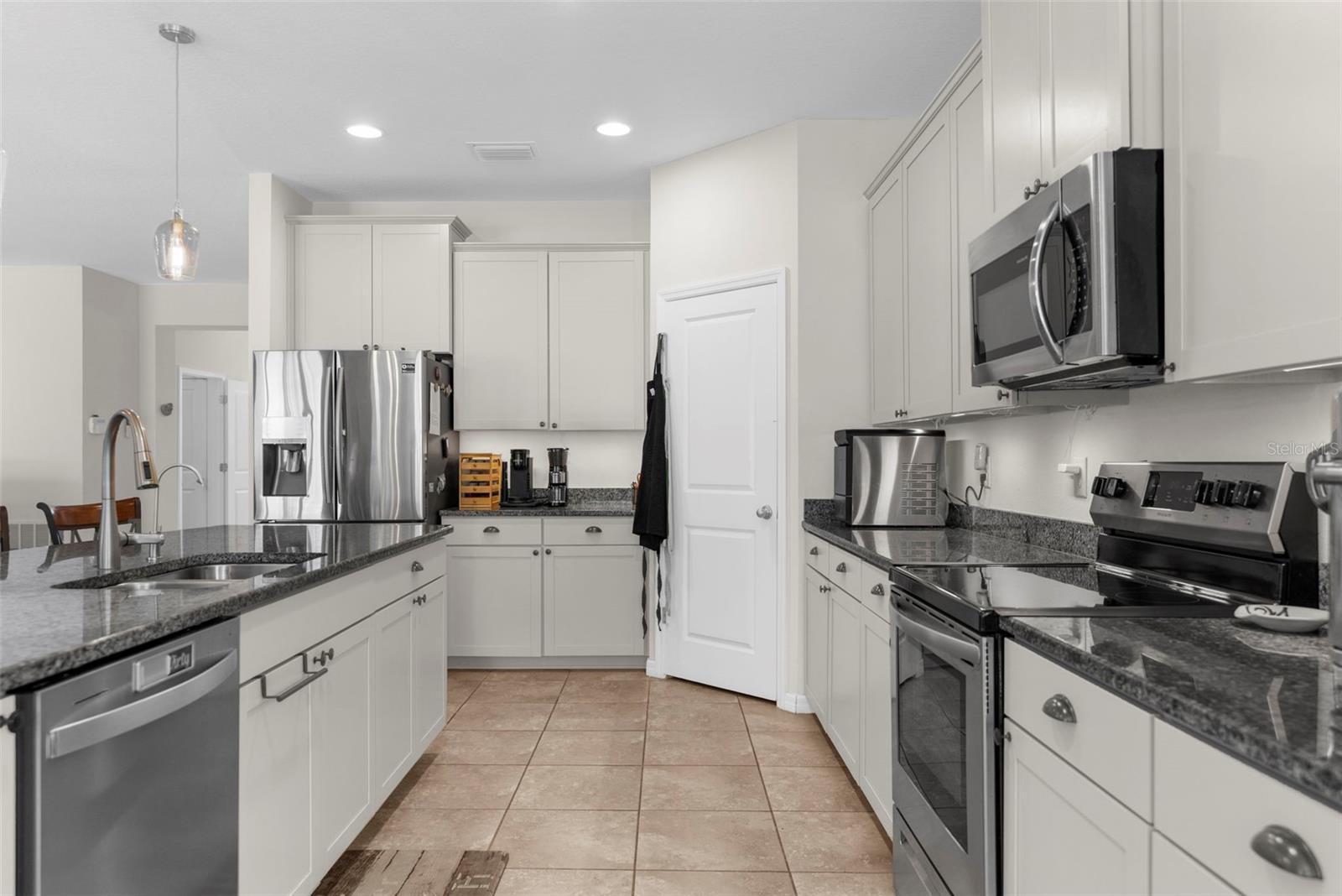 Image 9 of 47 For 13575 Blythewood Drive