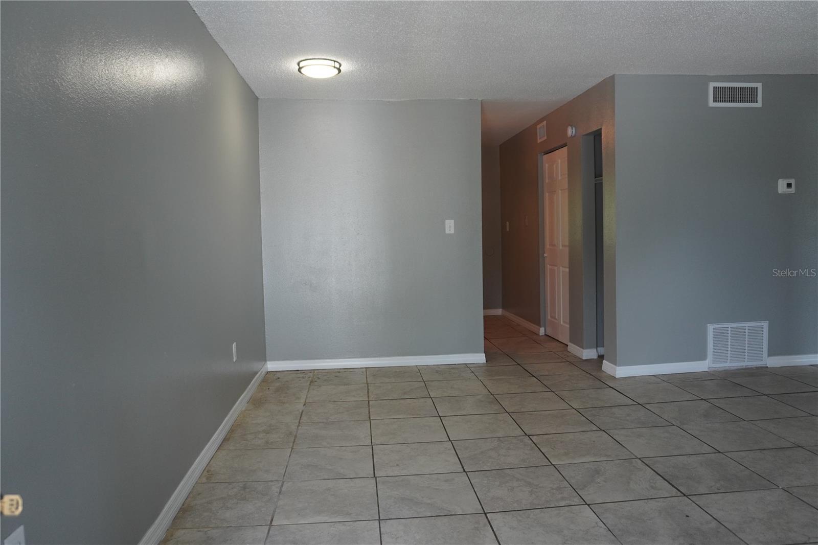 Image 2 of 20 For 12401 Oak Cedar Place 201