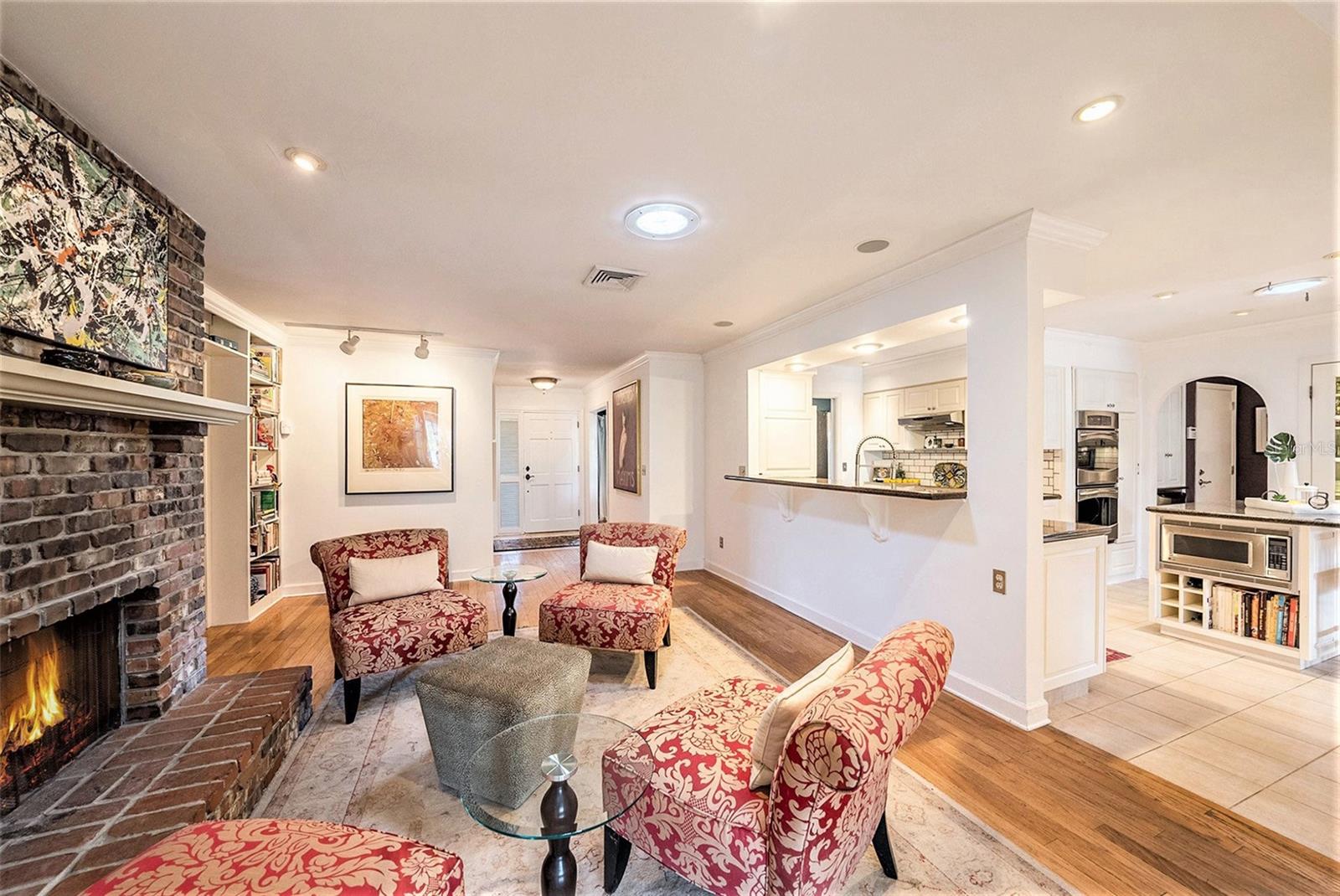 Image 11 of 45 For 10415 Butia Place