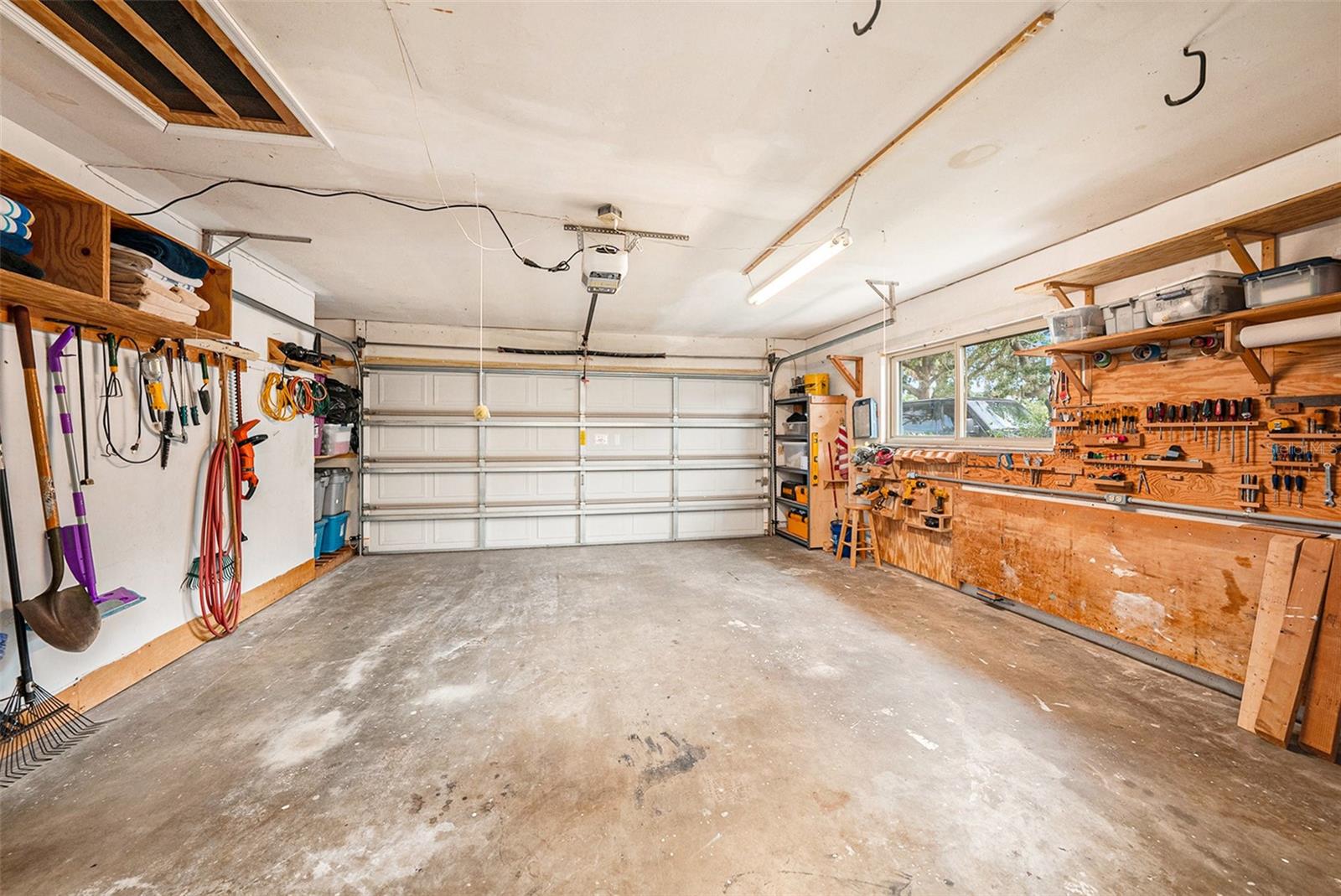 Image 29 of 45 For 10415 Butia Place