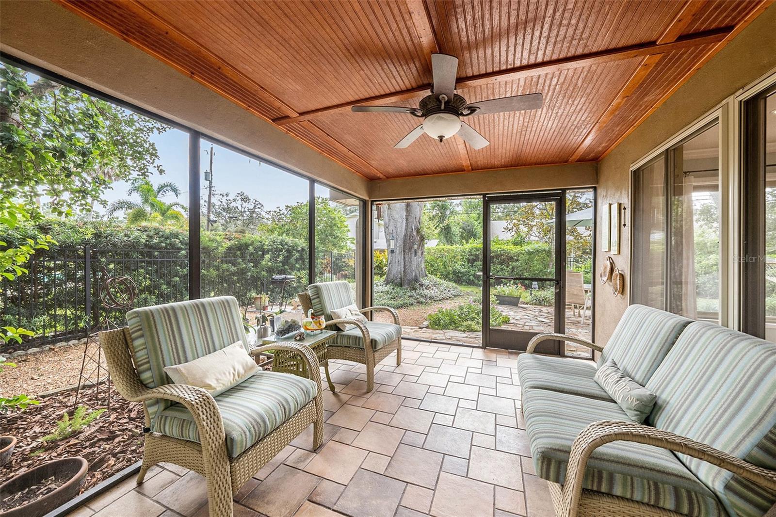 Image 30 of 45 For 10415 Butia Place