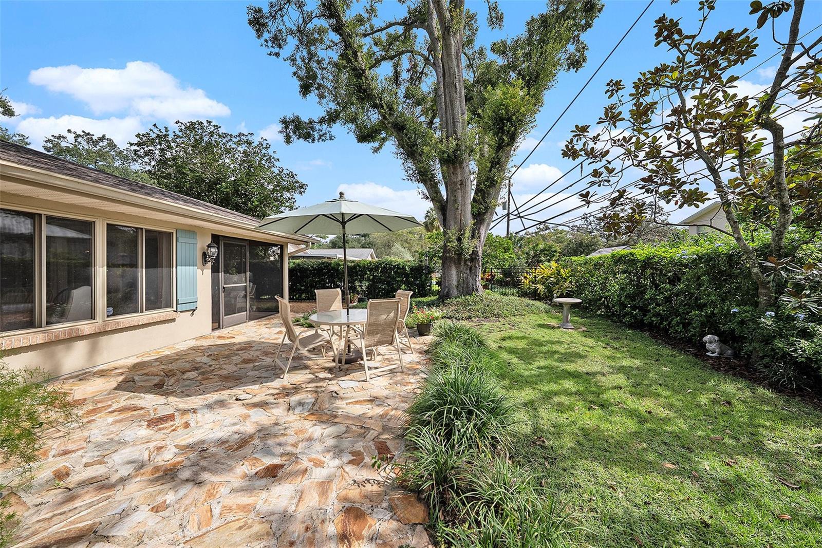 Image 31 of 45 For 10415 Butia Place