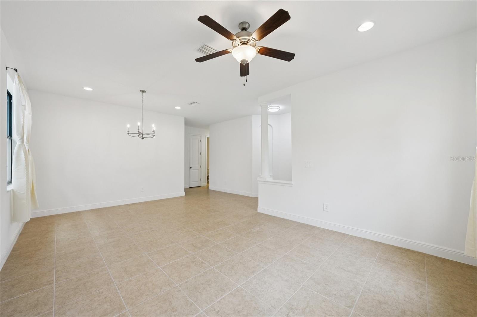 Image 5 of 35 For 1214 Florablu Drive