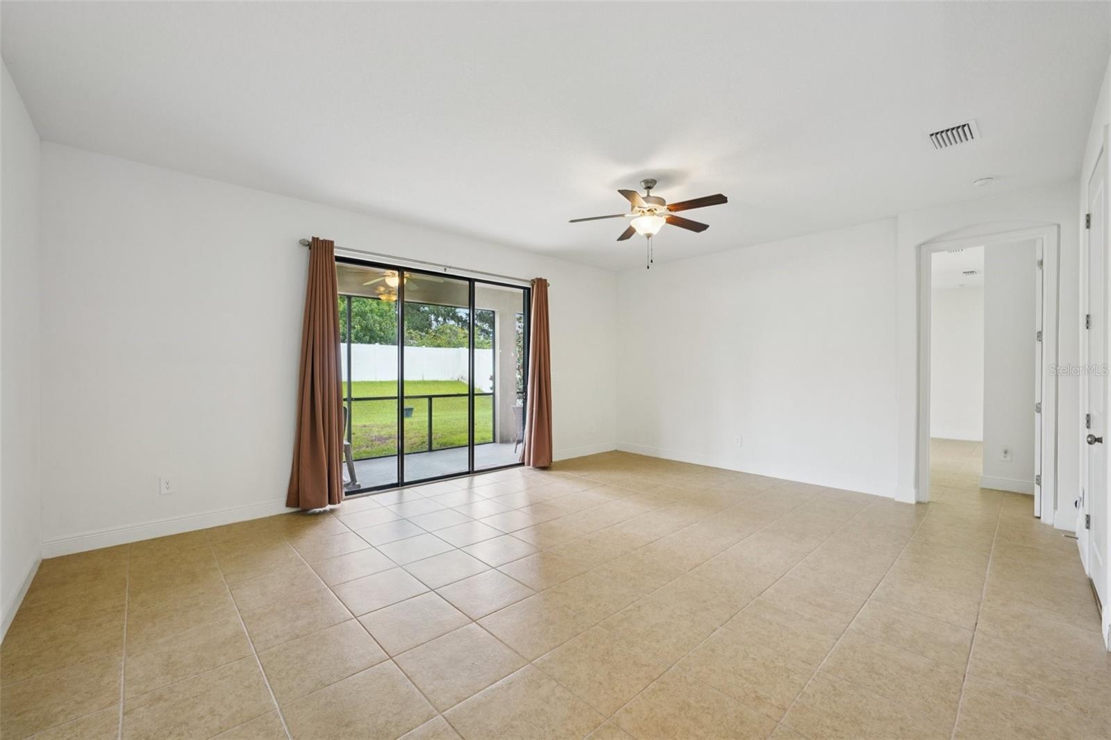Image 9 of 35 For 1214 Florablu Drive