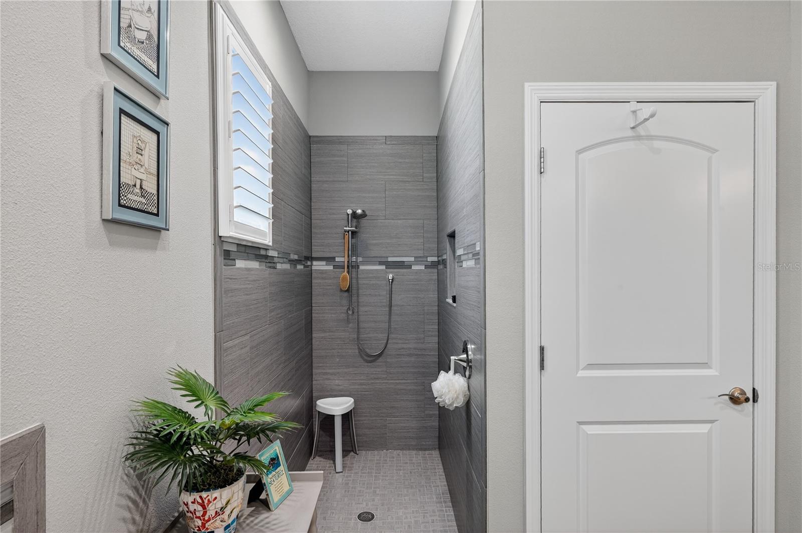 Image 22 of 37 For 17 Plumbago Court