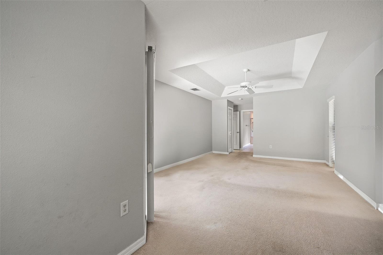 Listing photo id 13 for 19 Foxglove Court