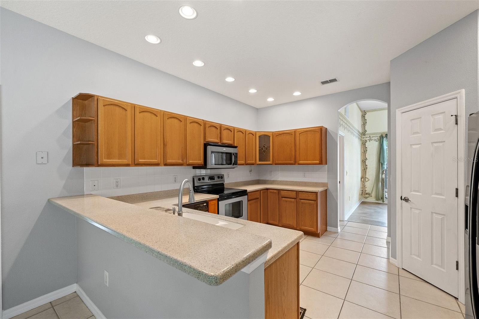 Listing photo id 19 for 19 Foxglove Court