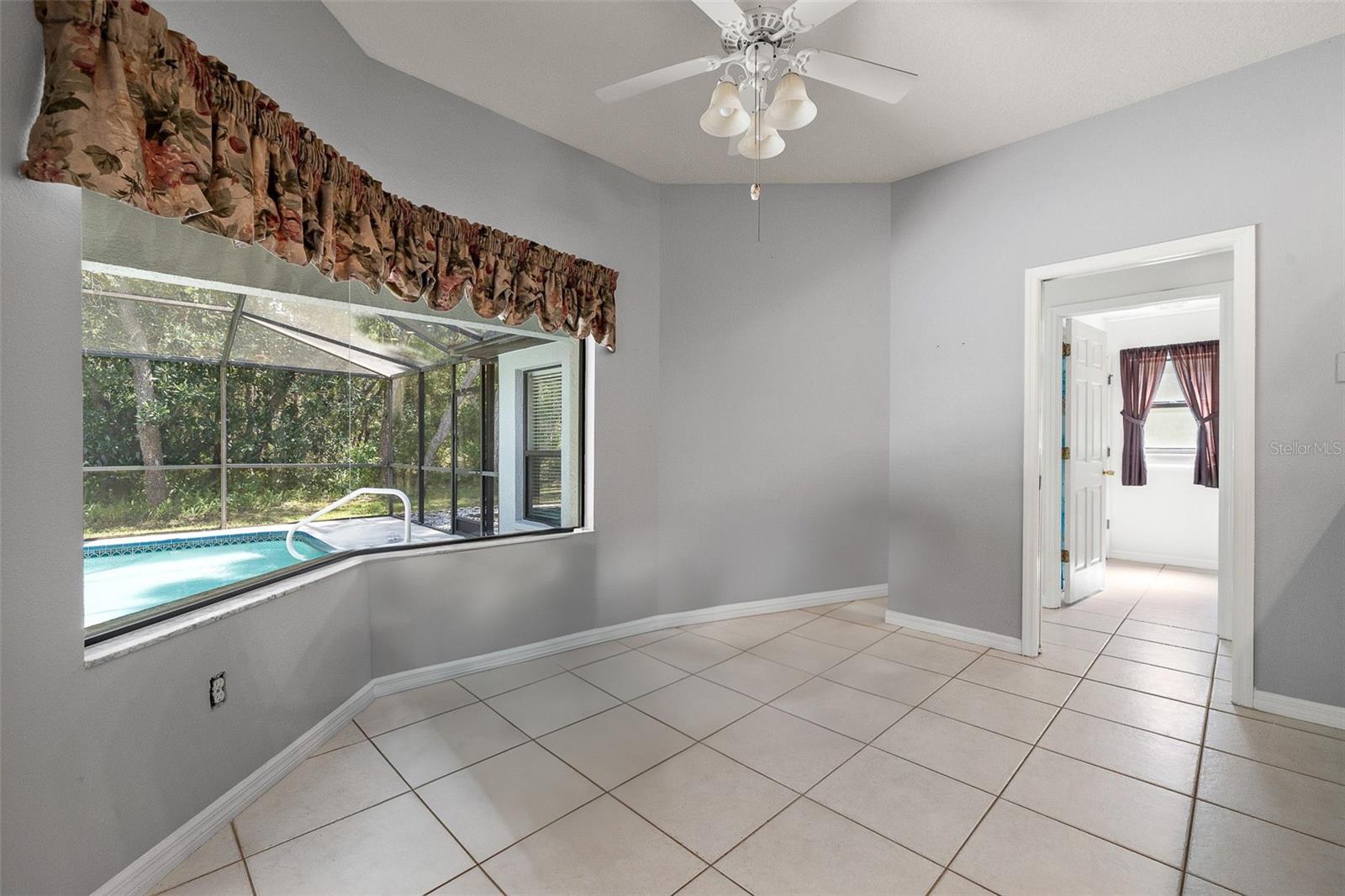 Listing photo id 21 for 19 Foxglove Court