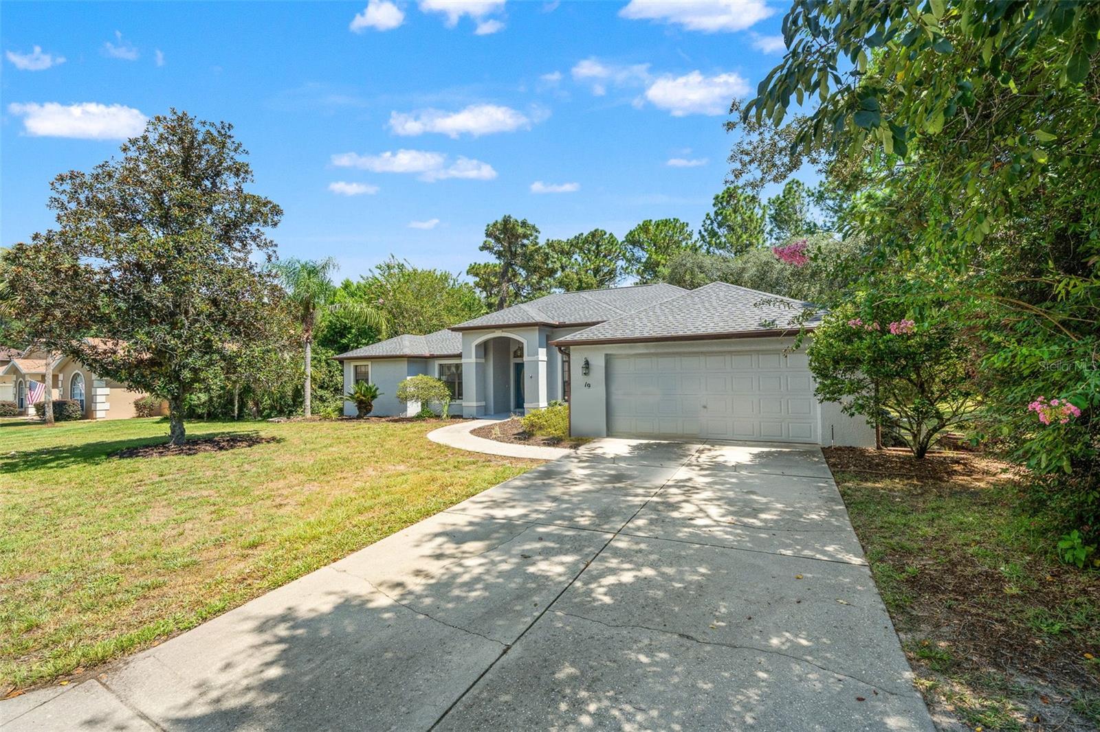 Listing photo id 1 for 19 Foxglove Court