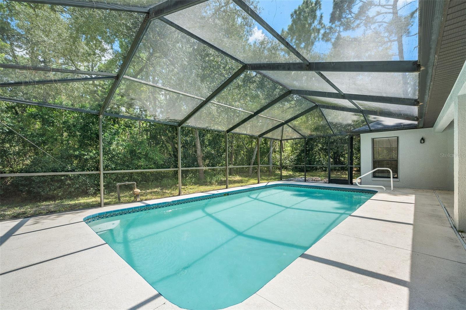 Listing photo id 31 for 19 Foxglove Court