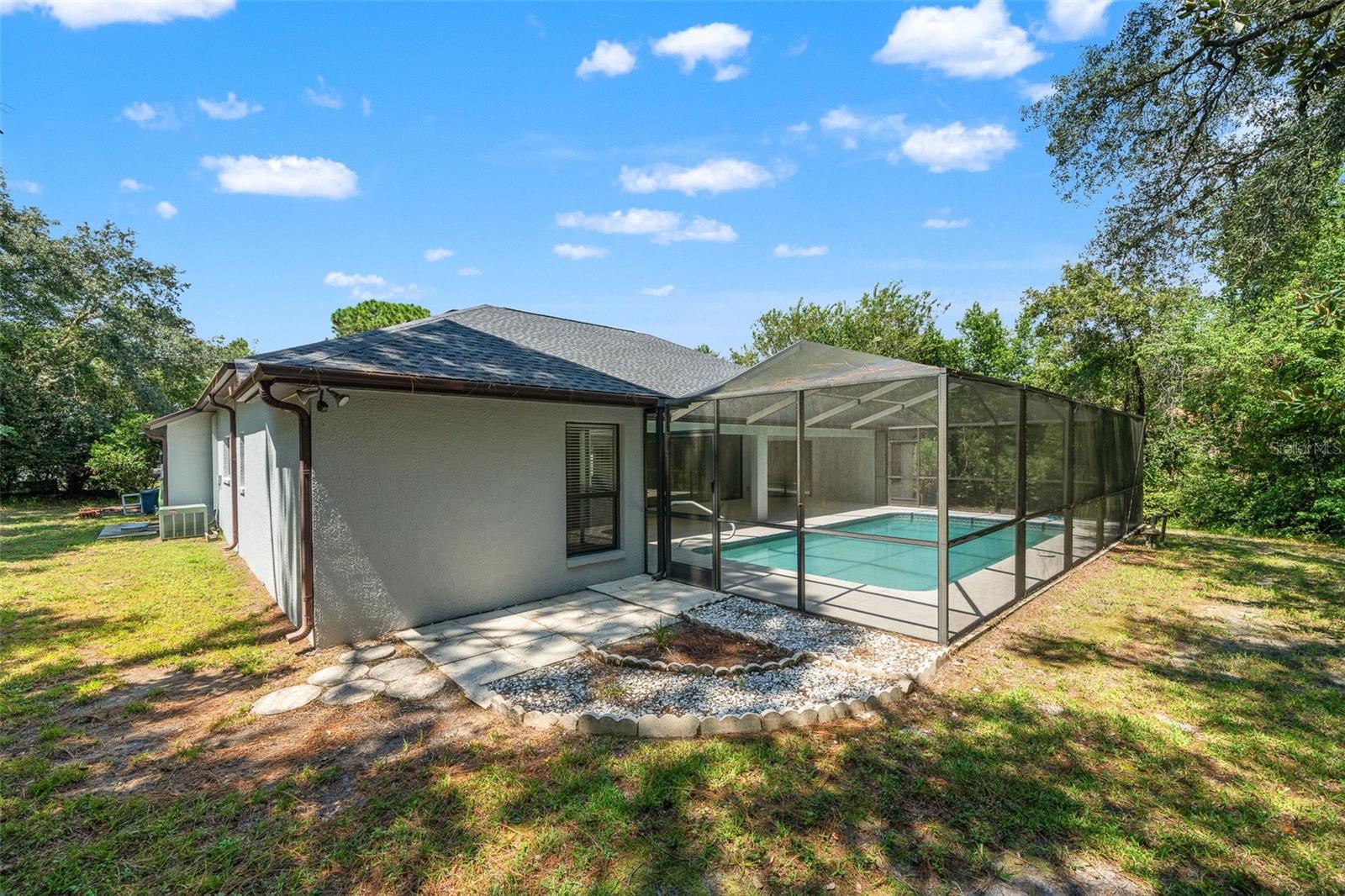 Listing photo id 34 for 19 Foxglove Court