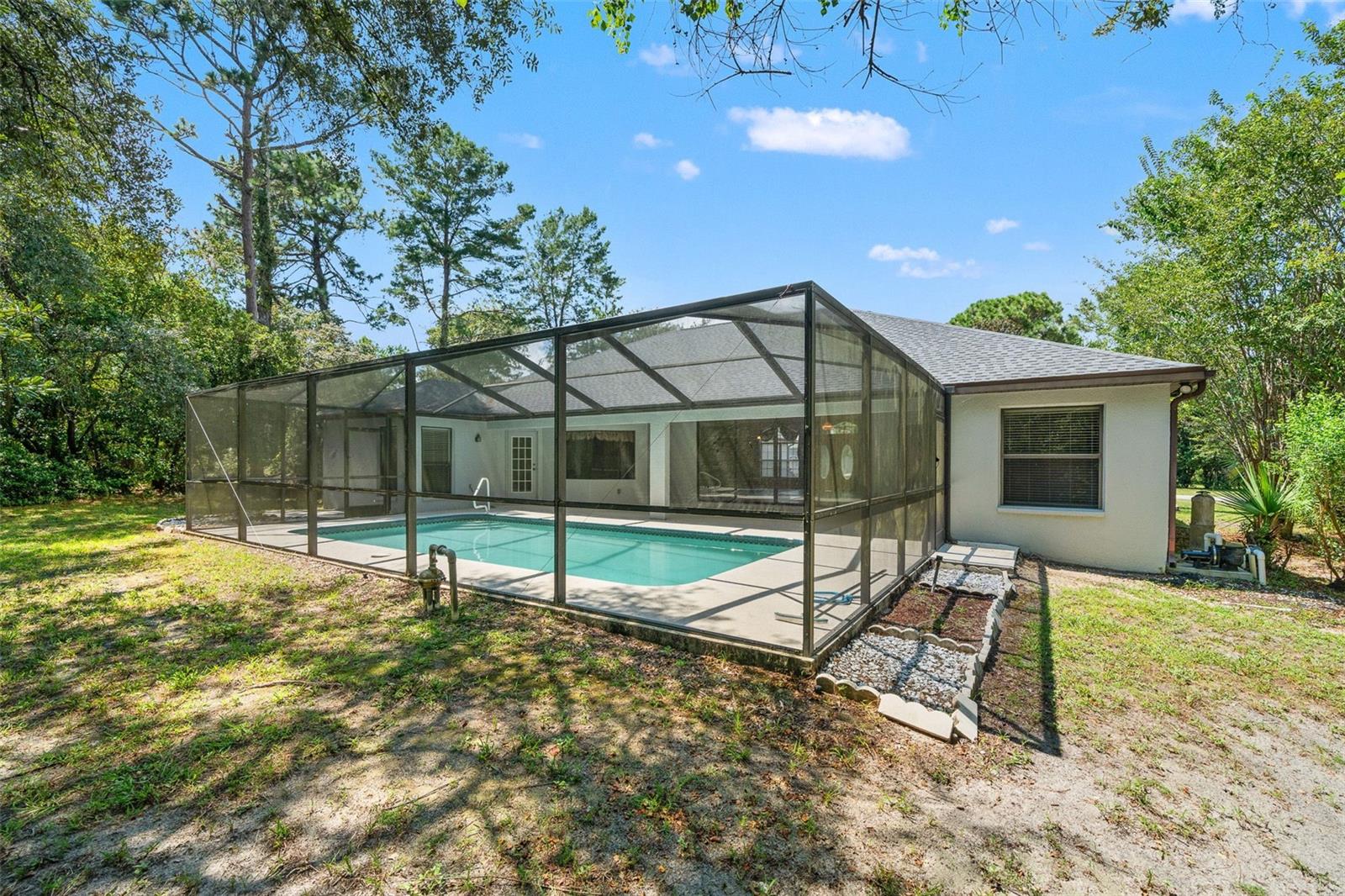 Listing photo id 35 for 19 Foxglove Court