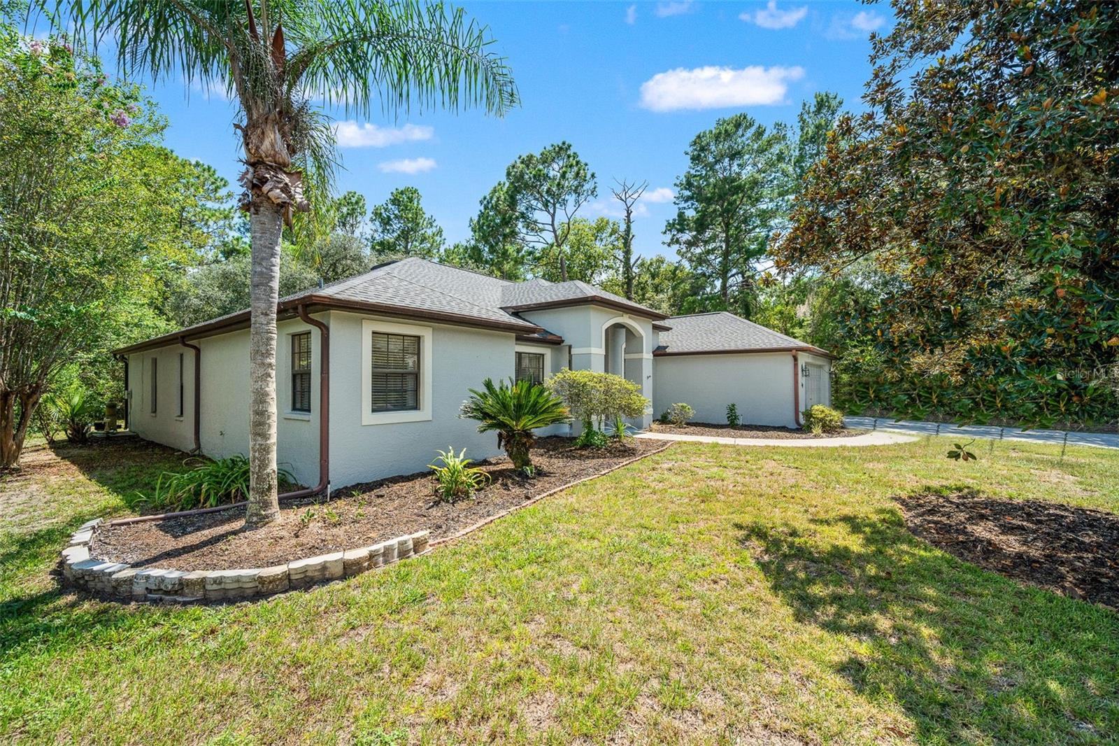 Listing photo id 2 for 19 Foxglove Court