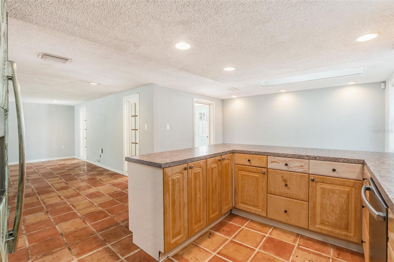 Listing photo id 16 for 9830 Mark Twain Lane