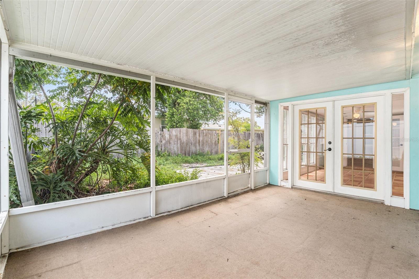 Listing photo id 22 for 9830 Mark Twain Lane