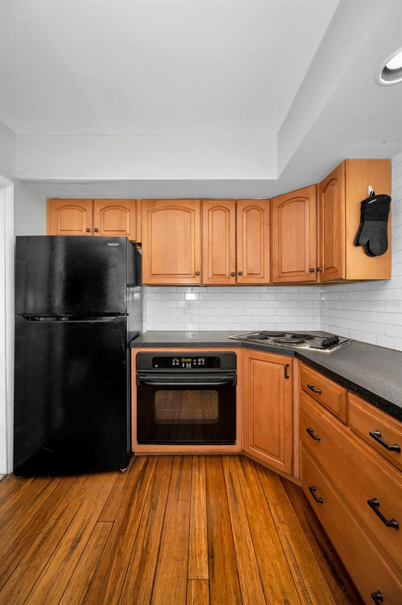 Image 17 of 43 For 1866 Murray Avenue