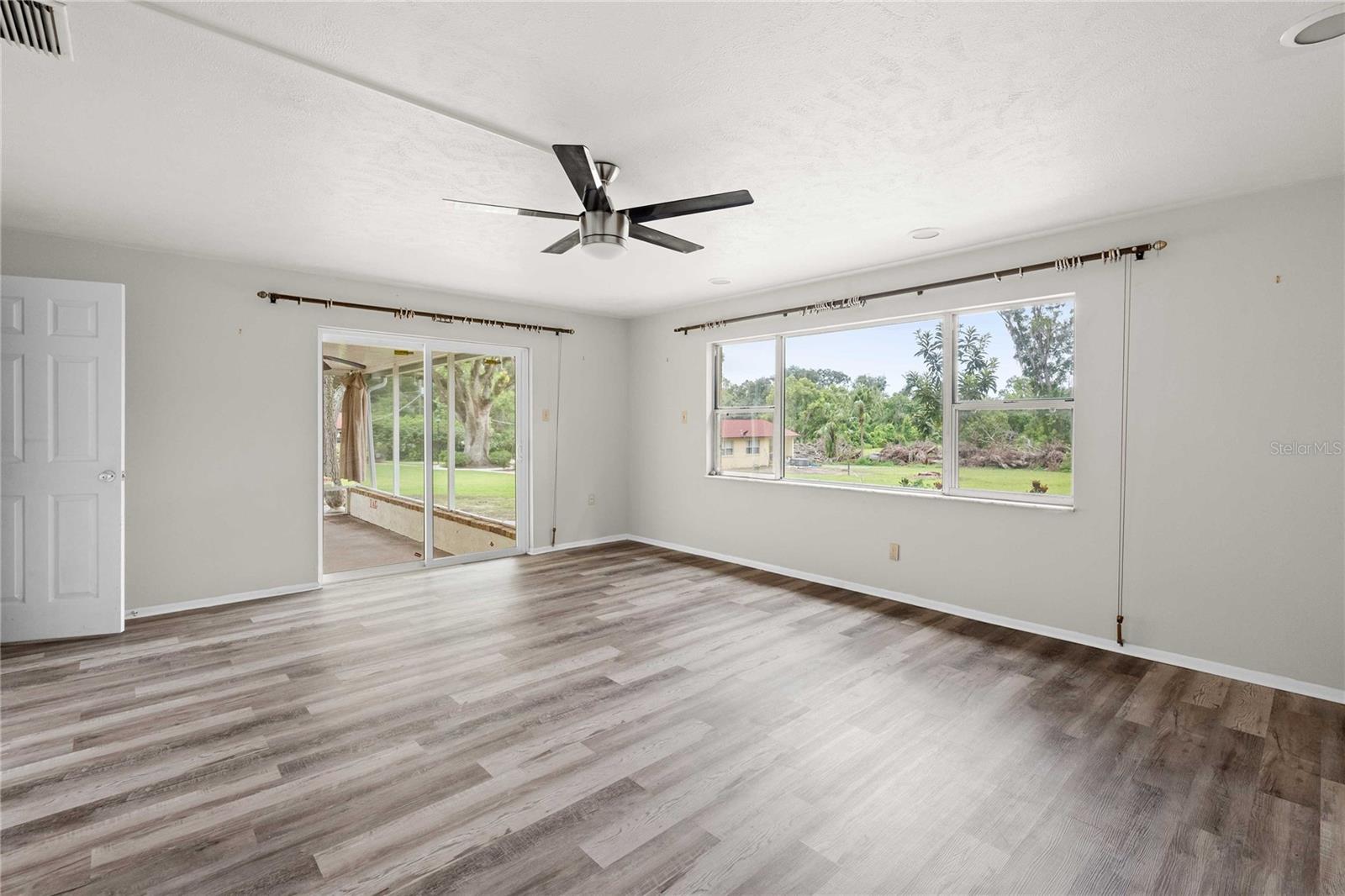 Image 21 of 43 For 13351 10th Street