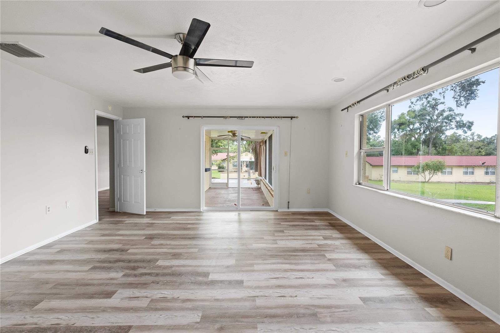 Image 22 of 43 For 13351 10th Street