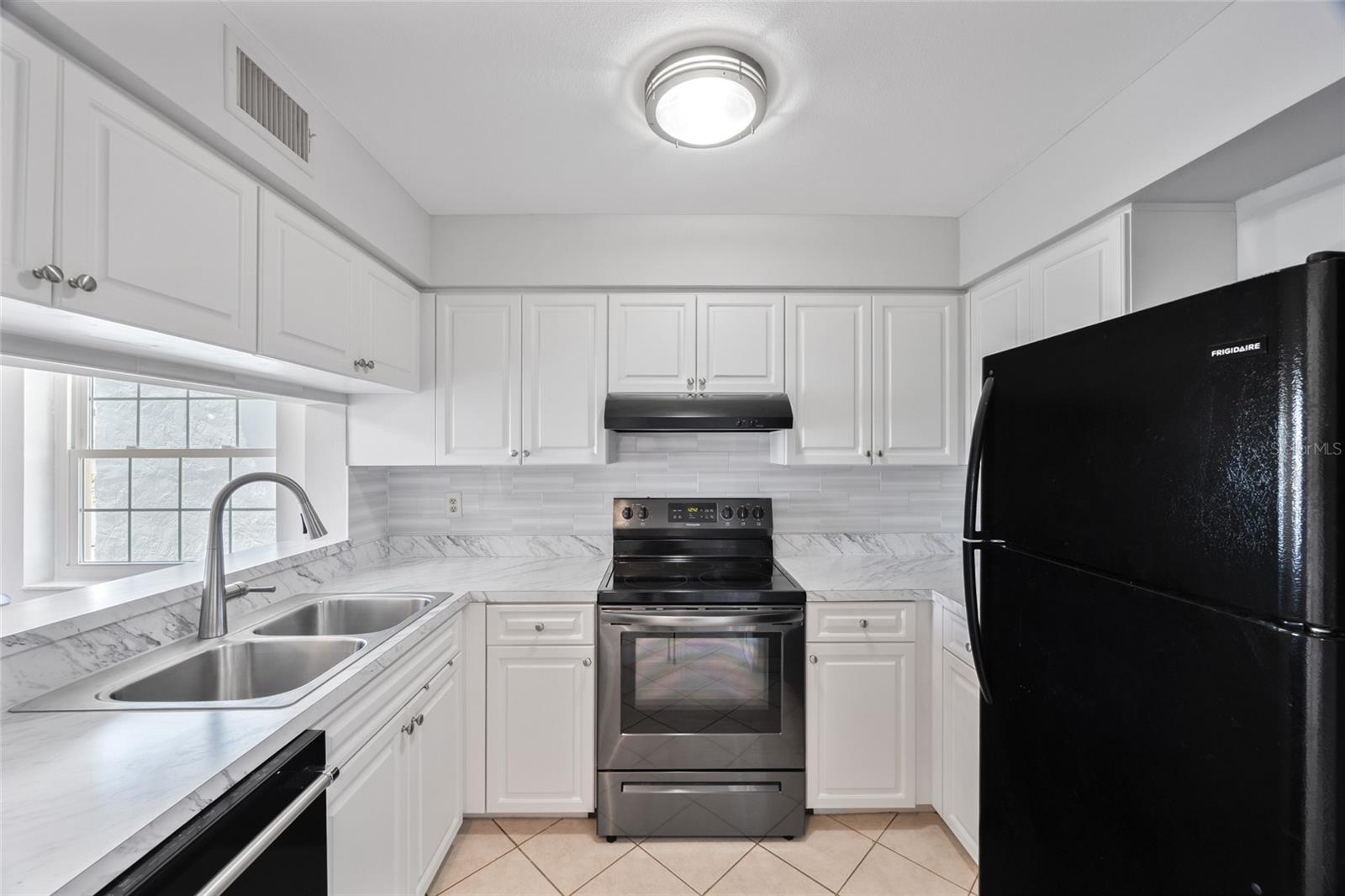 Image 5 of 30 For 6810 Stones Throw Circle N 13209