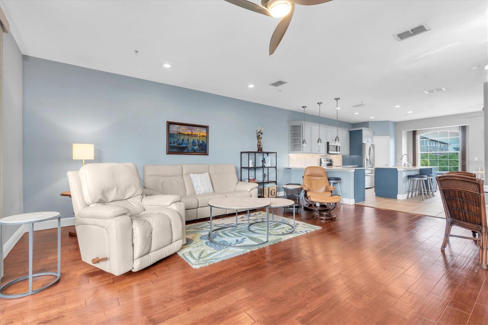 Image 17 of 41 For 10110 Bayou Grande Avenue