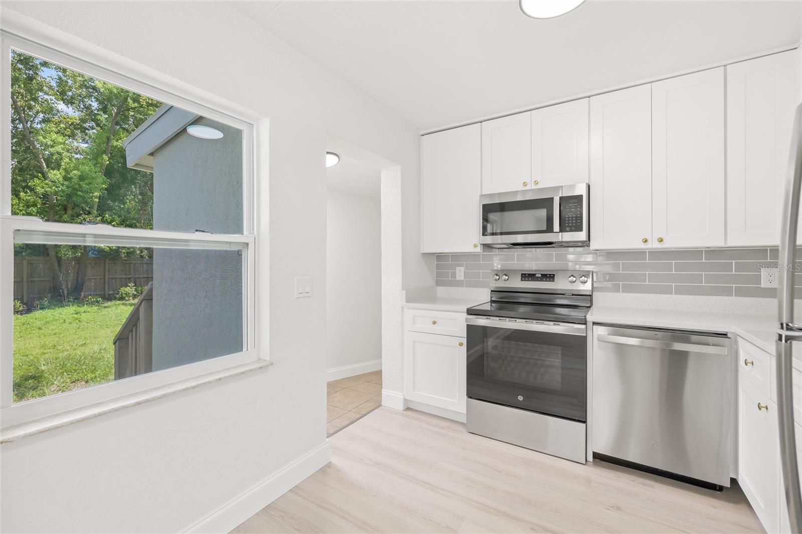 Image 12 of 35 For 1517 Scranton Avenue