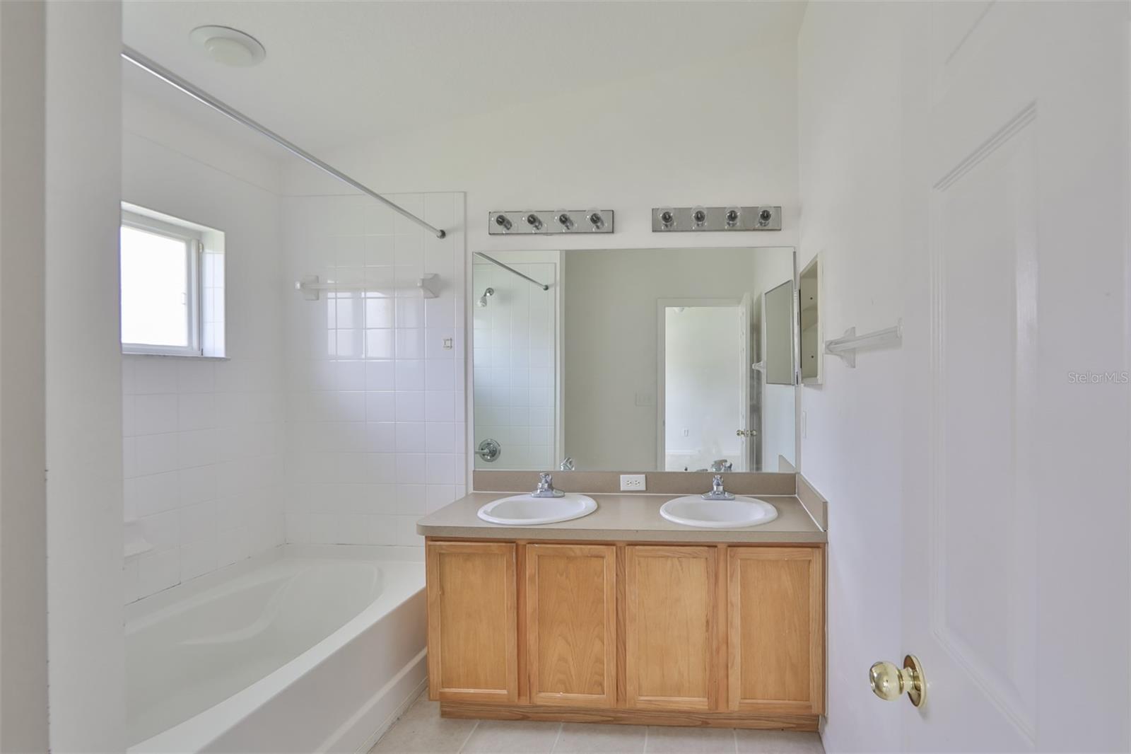 Image 16 of 35 For 9815 Carlsdale Drive