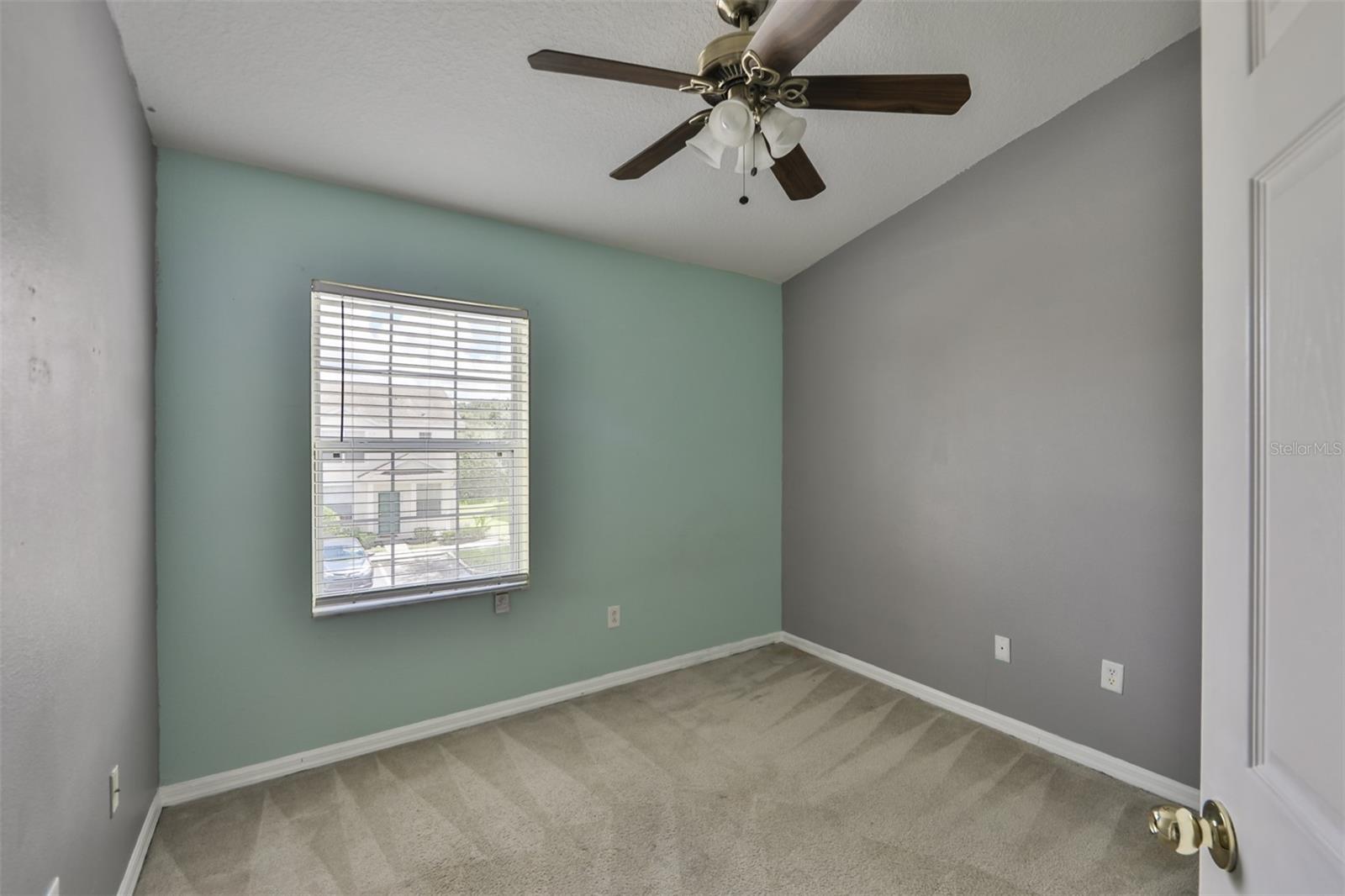 Image 22 of 35 For 9815 Carlsdale Drive
