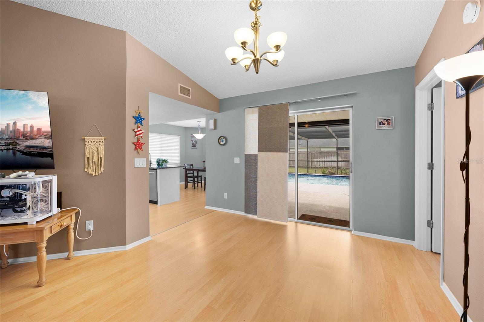 Image 15 of 51 For 11232 Topaz Street