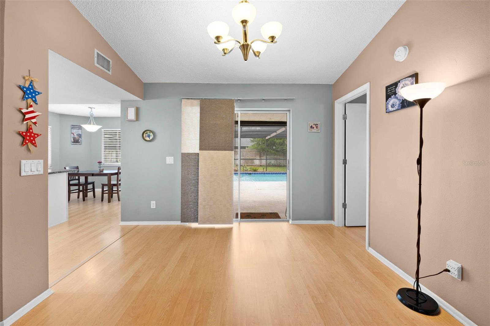 Image 16 of 51 For 11232 Topaz Street