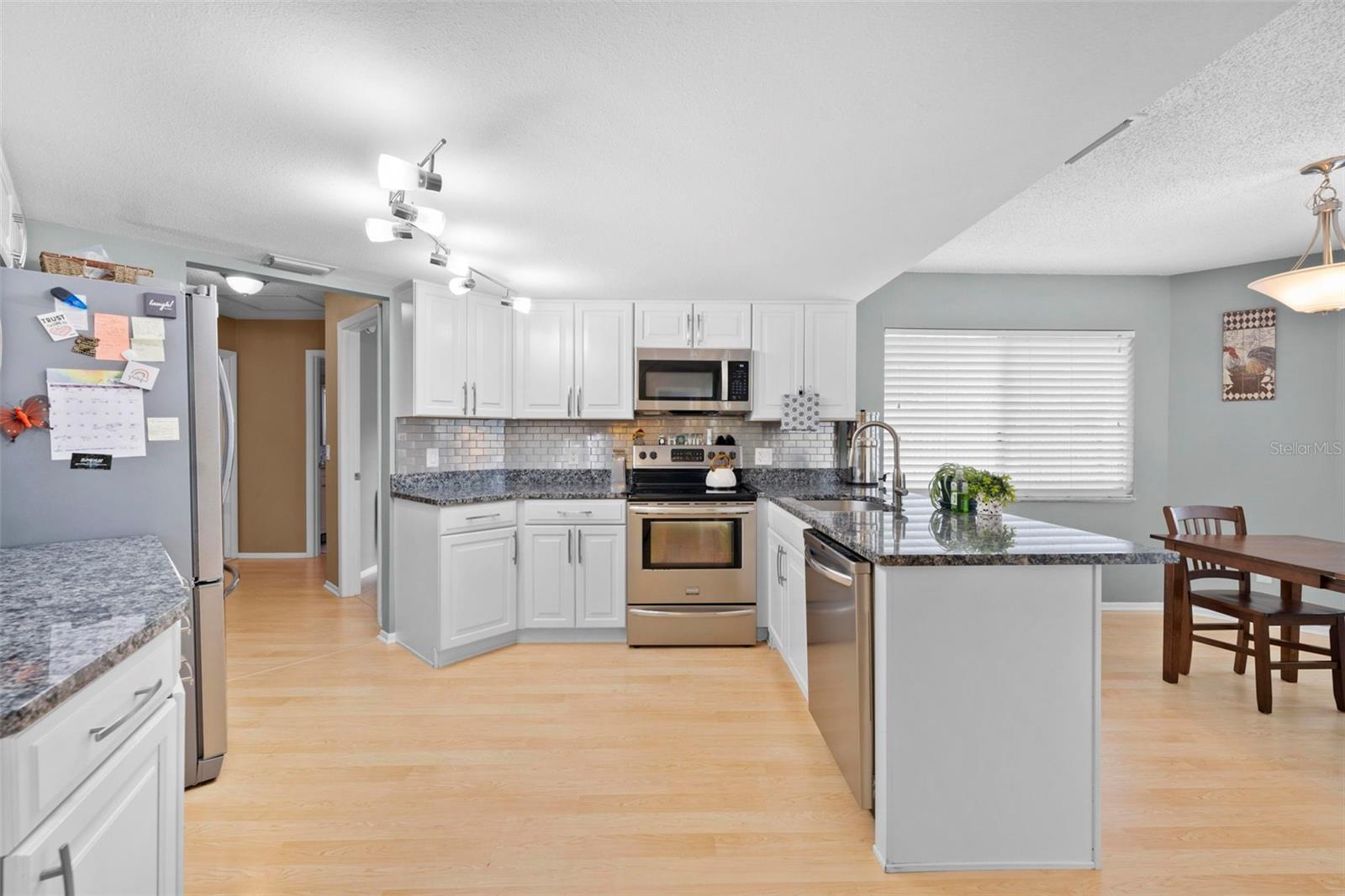 Image 18 of 51 For 11232 Topaz Street