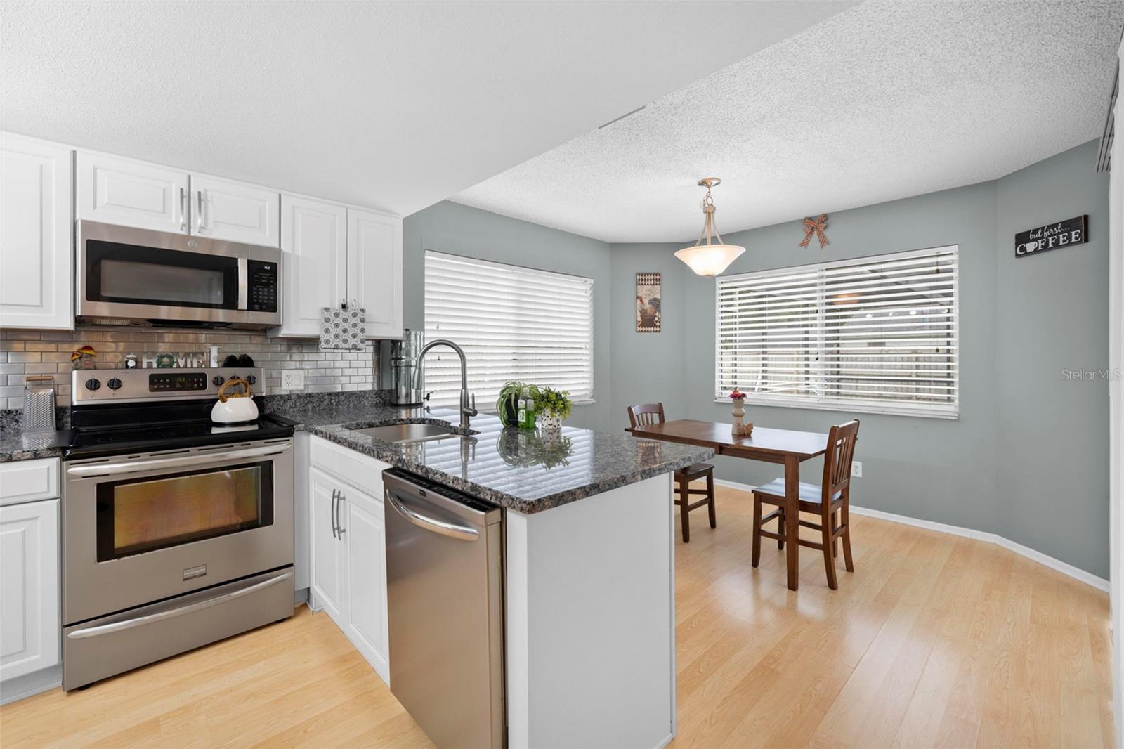 Image 19 of 51 For 11232 Topaz Street