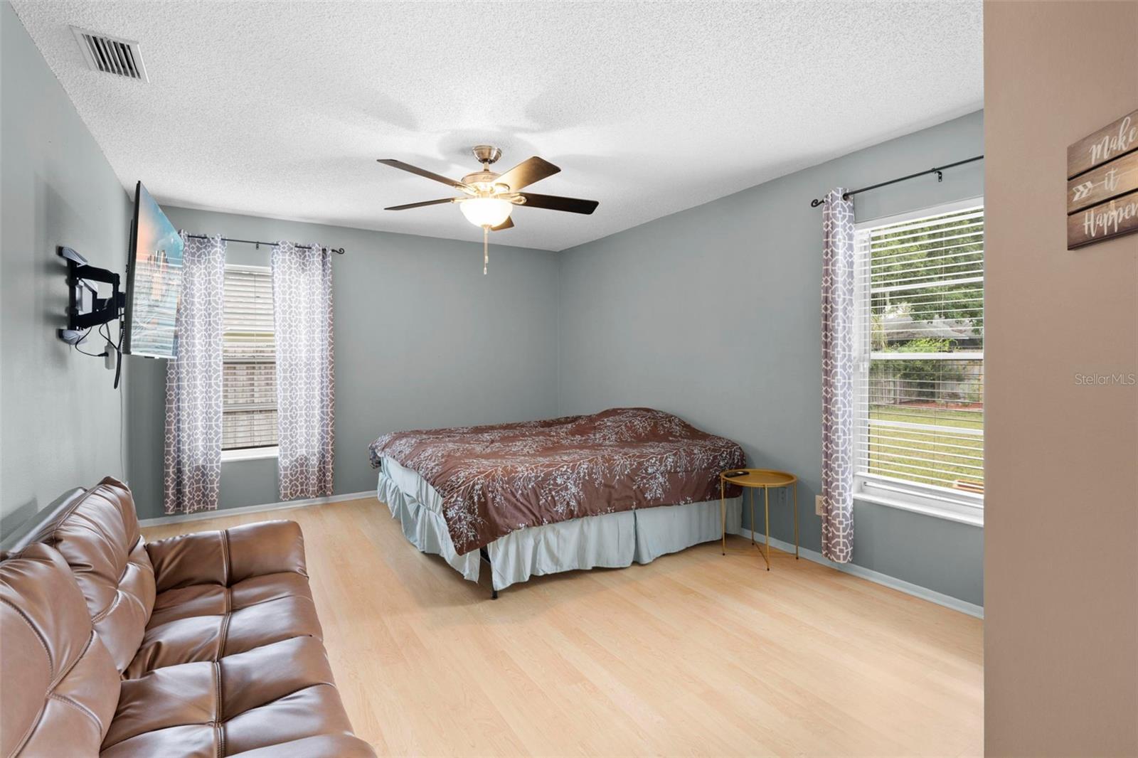 Image 28 of 51 For 11232 Topaz Street