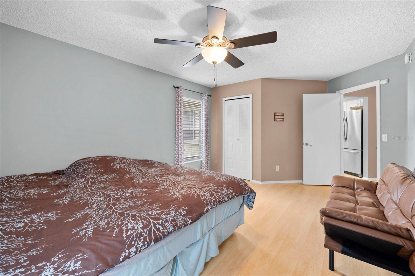 Image 31 of 51 For 11232 Topaz Street