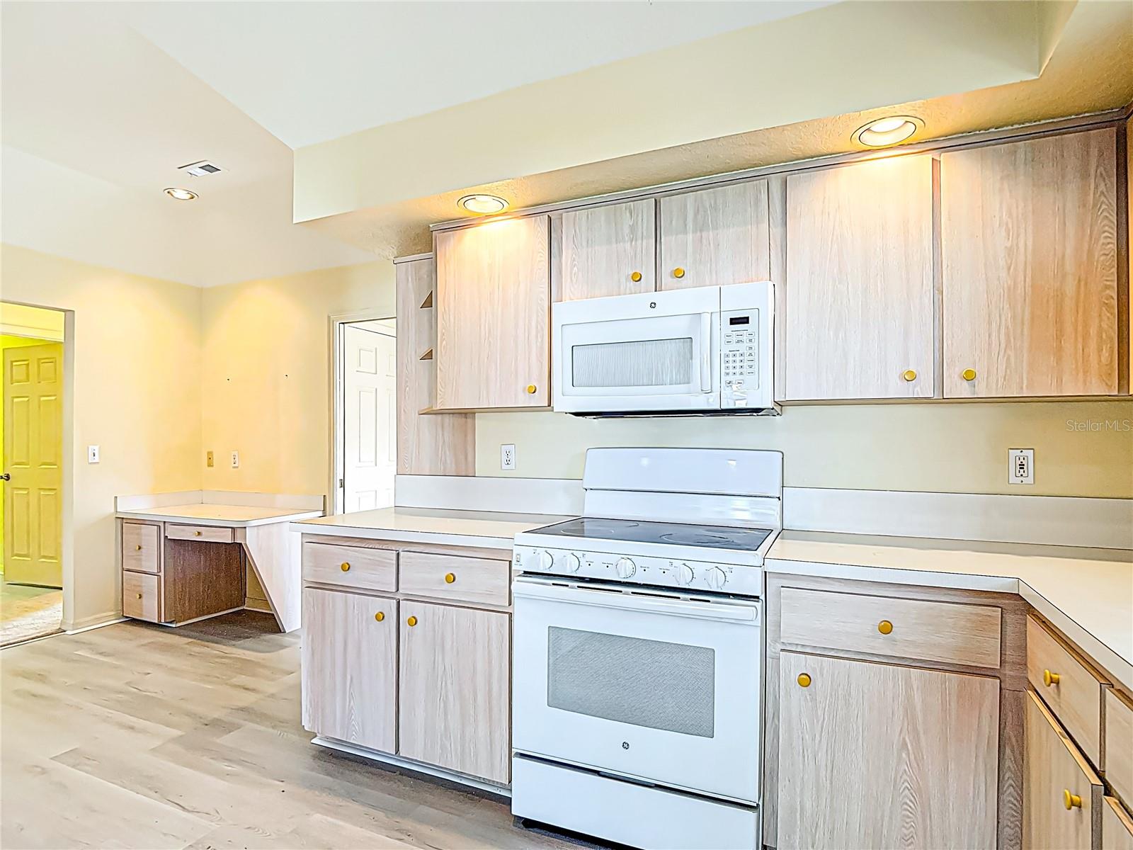 Image 11 of 36 For 4611 Addax Drive