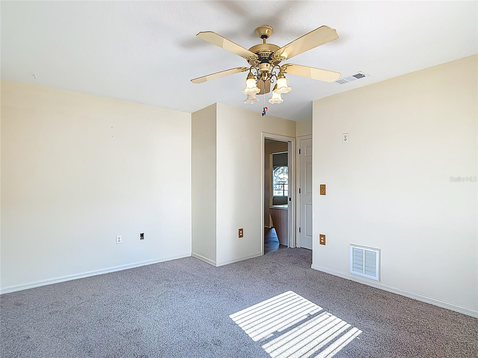 Image 17 of 36 For 4611 Addax Drive