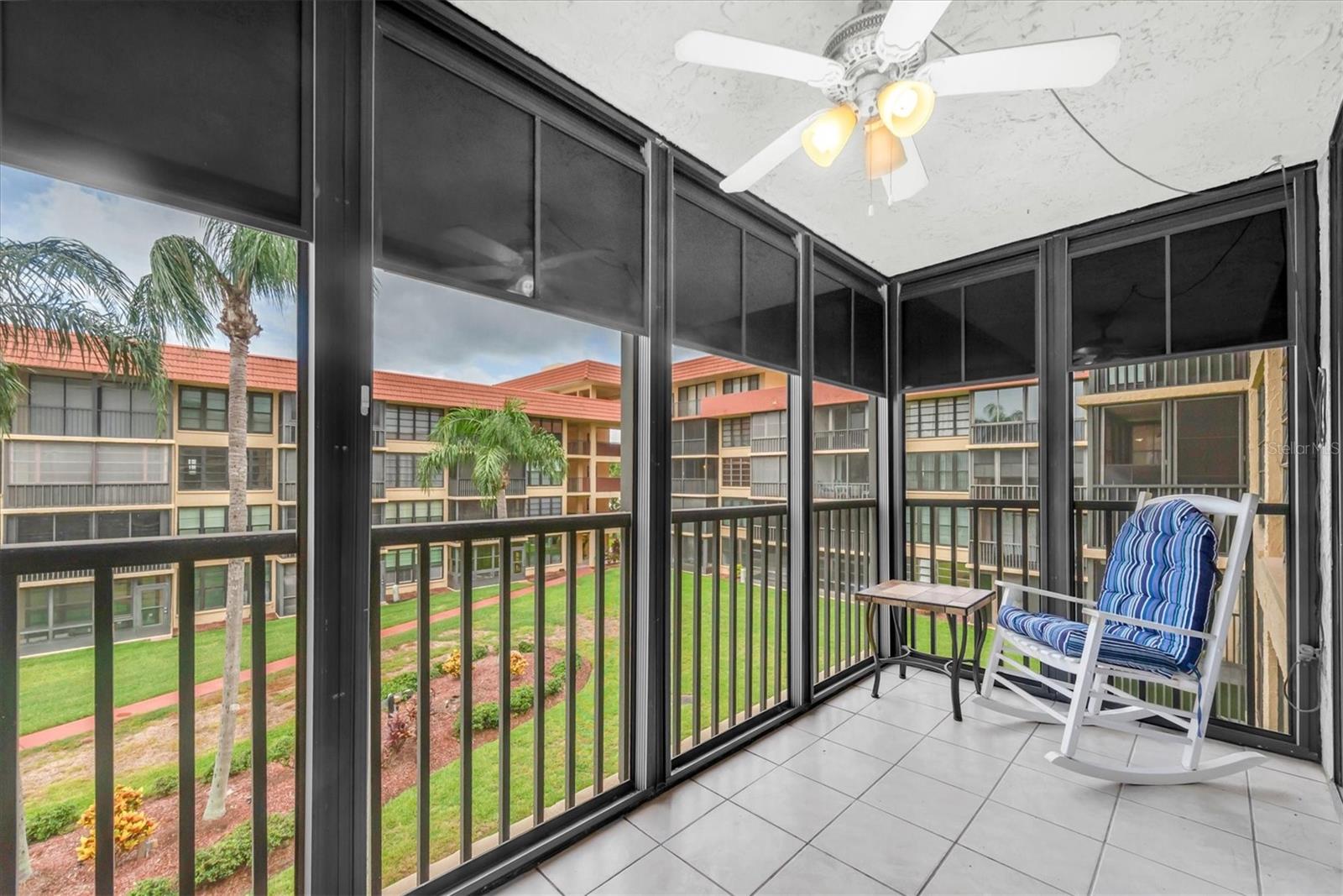 Image 20 of 36 For 19701 Gulf Boulevard 320