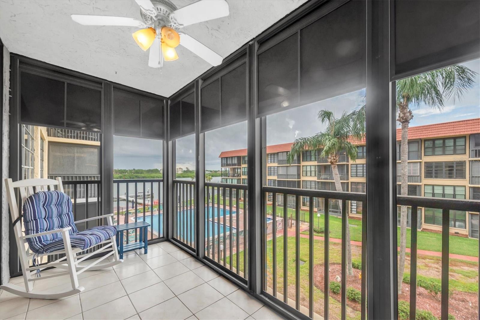 Image 21 of 36 For 19701 Gulf Boulevard 320